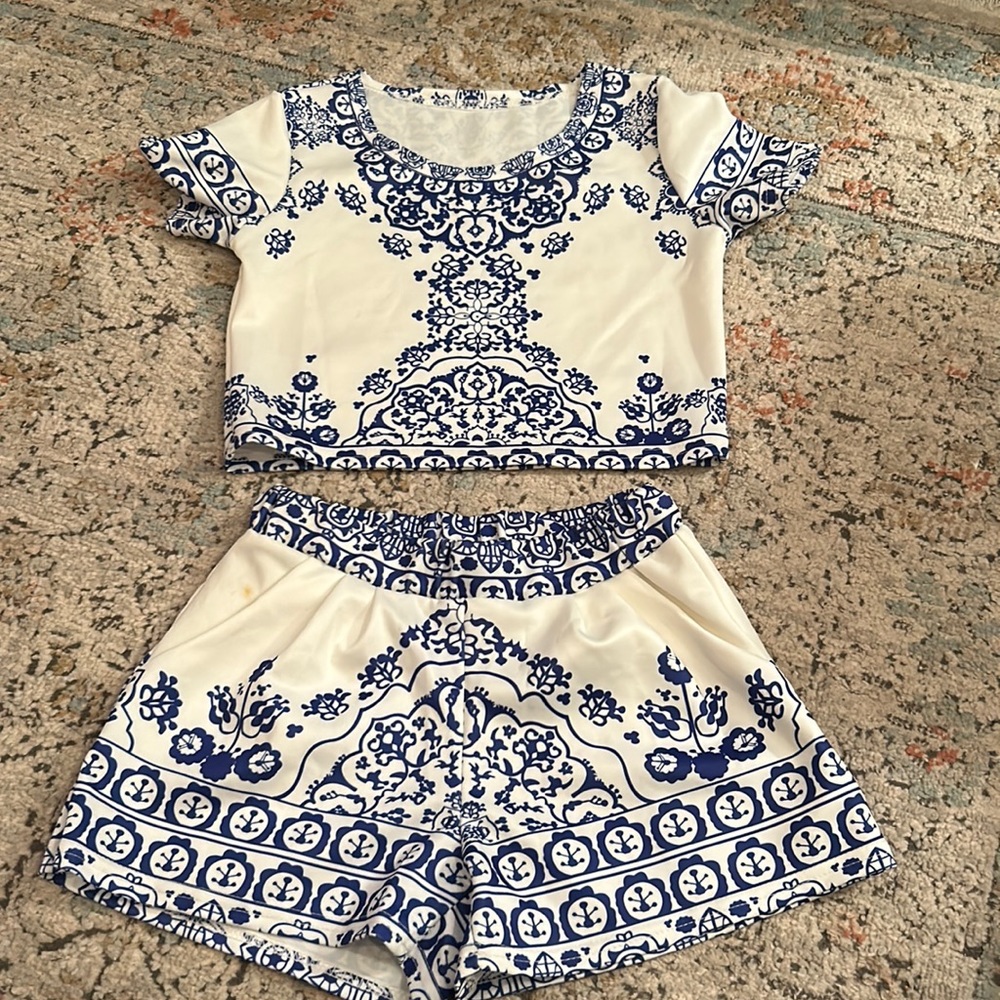 Two piece cropped set